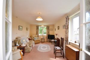 LIVING ROOM- click for photo gallery